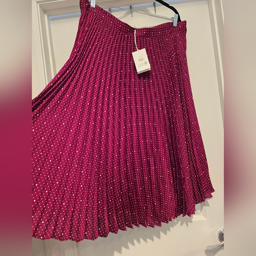 Free Assembly Burgundy Pleated Skirt with White Dots XL 16